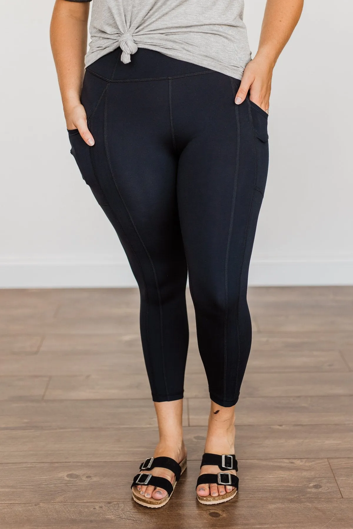 Feeling Flawless Cropped Knit Leggings- Black