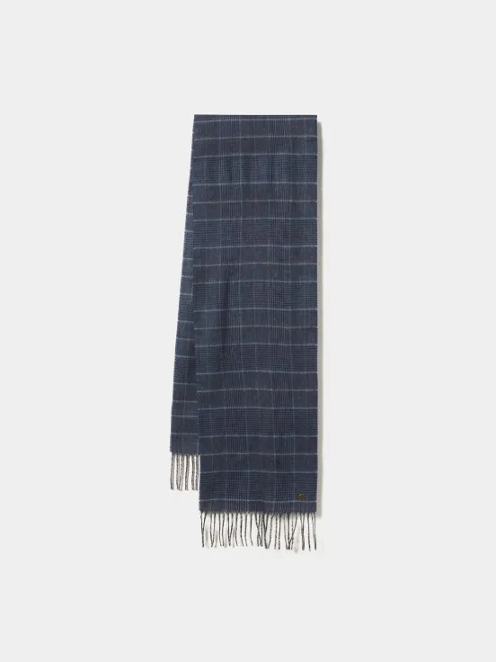 Plaid scarf with fringes