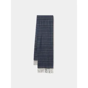 Plaid scarf with fringes