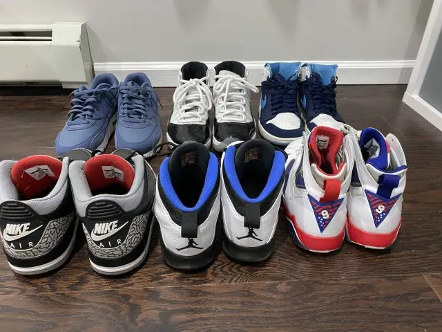 Random sneaker box