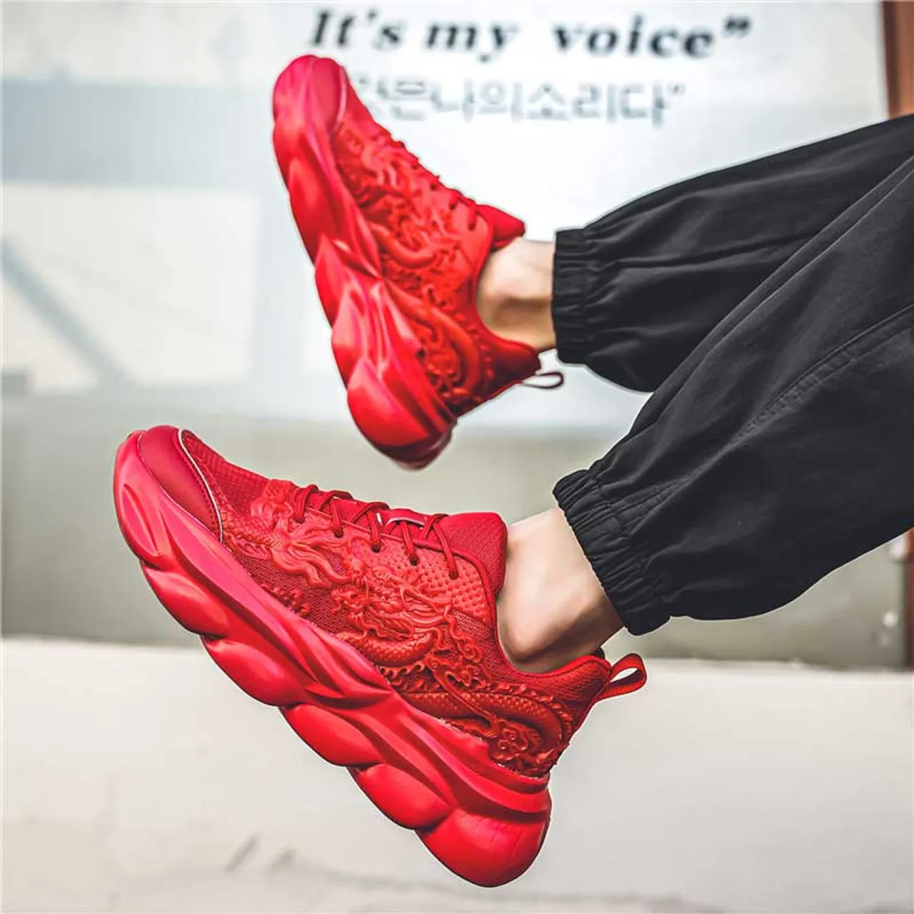 Red dragon pattern sport shoe sneaker