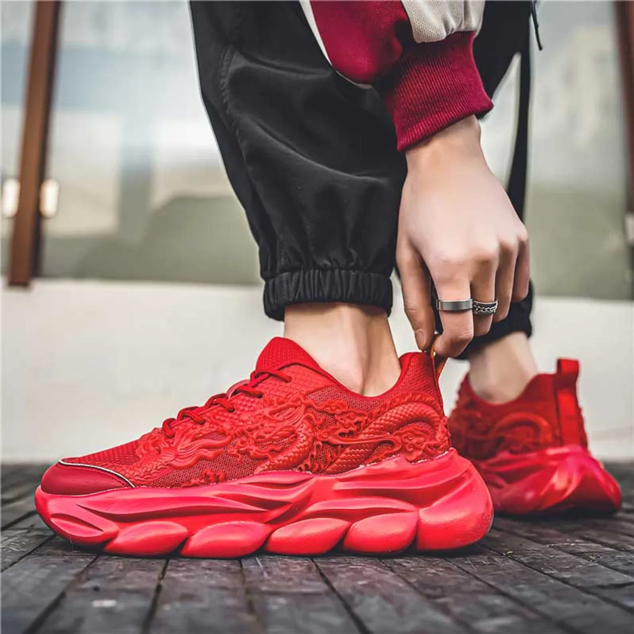 Red dragon pattern sport shoe sneaker