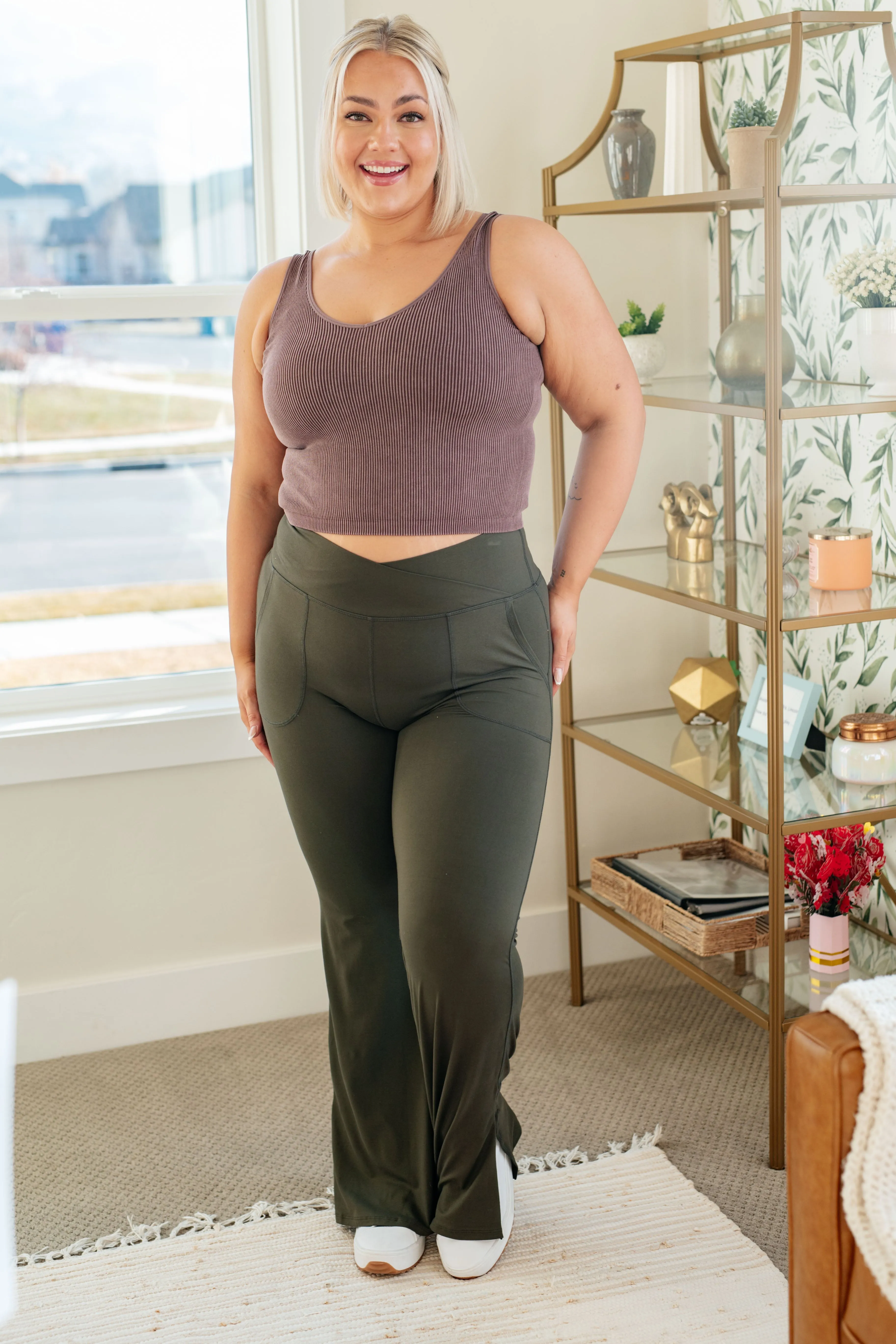 V Front Flare Leggings in Olive